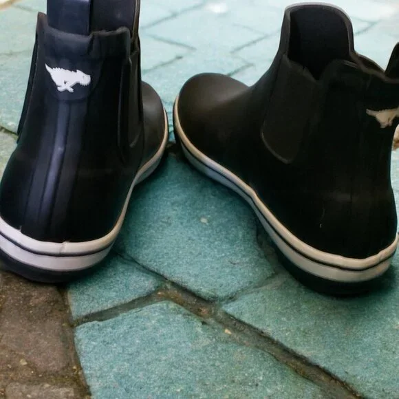 Rocket Dog, Size ll Rubber Rain Boots - Picture 2 of 4